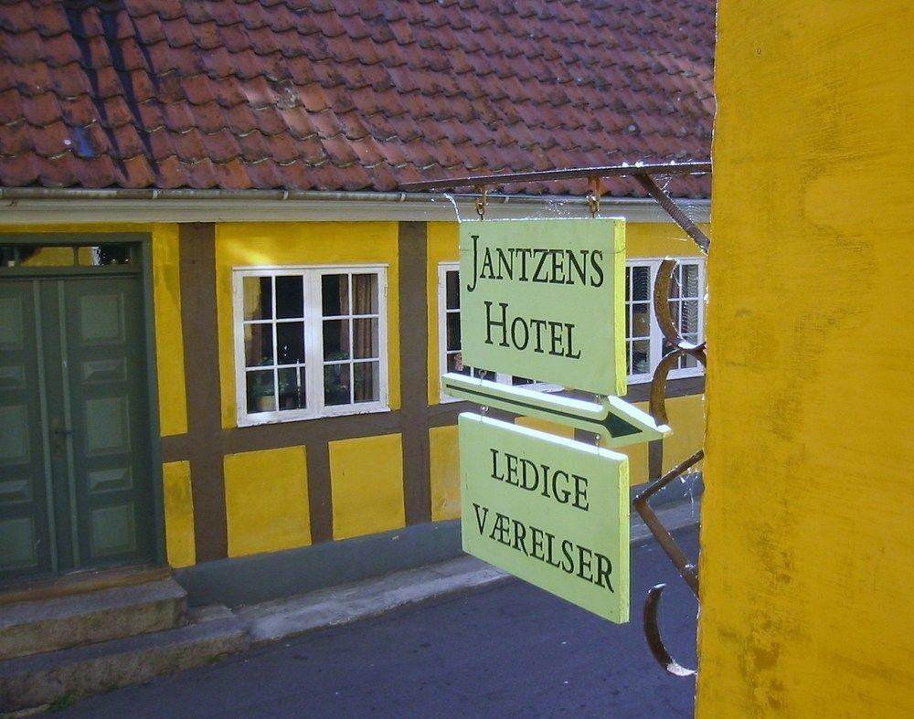 Jantzens Hotel Gudhjem Extérieur photo